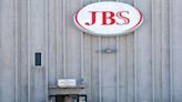 Productora de carne JBS USA abre unidad de limpieza tras multa a firma contratista por emplear niños