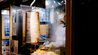 Il est encore malade 16 mois après avoir mangé un kebab avarié