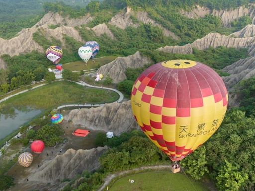 高空美景超吸睛！「高雄愛月」熱氣球中秋起飛 漫步市集享美食│TVBS新聞網