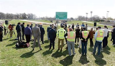 Dignitaries tout bipartisan cooperation at groundbreaking for I-90 bridge project