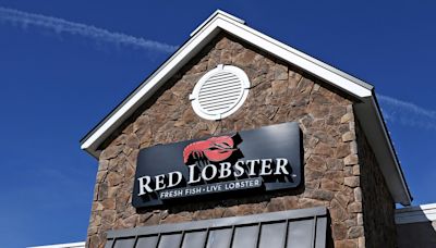 Red Lobster seeks a buyer as it looks to avoid bankruptcy filing