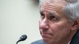 El jefe de un regulador bancario de EEUU ofrece su dimisión tras denuncias de acoso sexual
