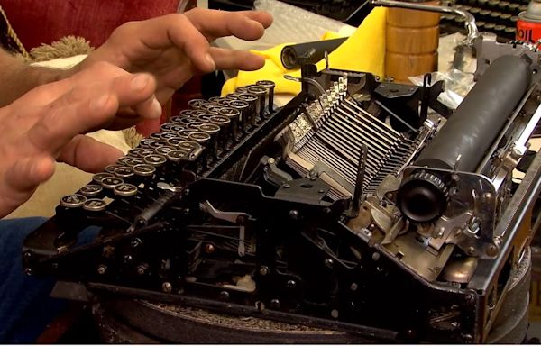 Nashville man’s passion for typewriters leads to friendship with Tom Hanks