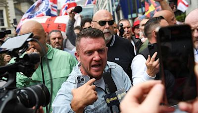 Tommy Robinson supporters arrive in London for 'massive' protest