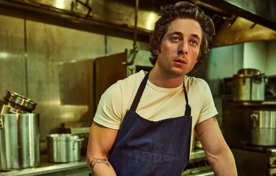 Who Is Jeremy Allen White’s Girlfriend? Rosalia Rumors Explained