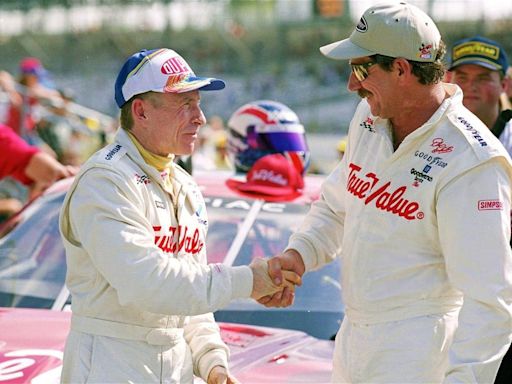 "He Wiped Us Out": Mark Martin Unmasks Dale Earnhardt Sr's Fiery Temper That Forced Him to Retaliate on Track