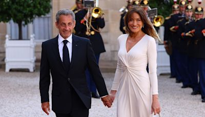 Carla Bruni et Nicolas Sarkozy en Grèce : dîner romantique devant le coucher du soleil