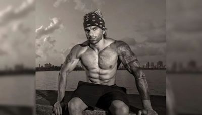 On Karan Singh Grover's Ab-Tastic Pics, Fighter Co-Star Akshay Oberoi Left This Comment