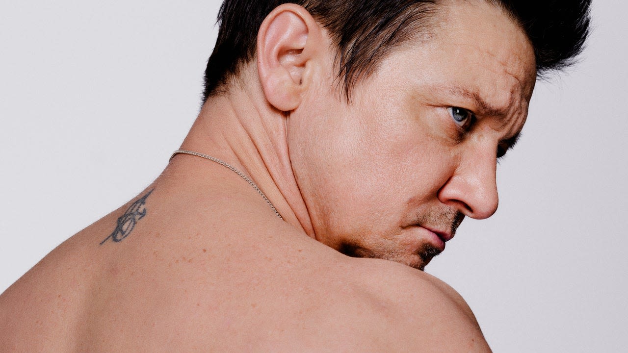 Jeremy Renner Poses Shirtless and Shows Scars From Accident: PICS