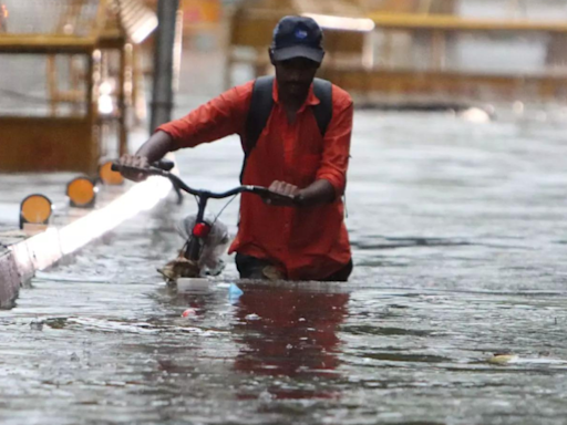 Delhi's weather chaos: How national capital went from extreme heatwaves to waterlogging in days | India News - Times of India