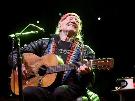 Willie Nelson cancels tour performances after illness