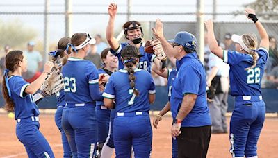 High school softball rankings: Kaukauna headlines MaxPreps Top 25 after winning 100th straight game