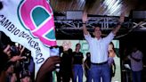 Candidato opositor Roux llama a acabar con la "política corrupta" en Panamá