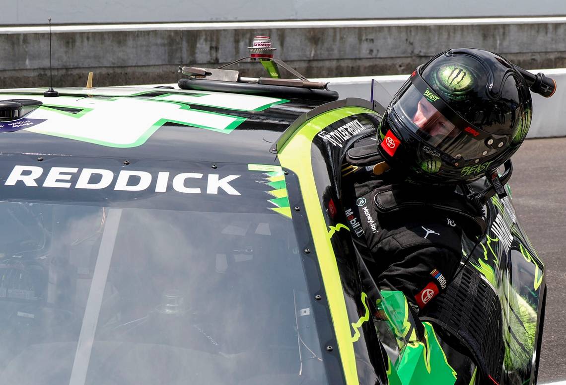 NASCAR at Indianapolis live updates: Tyler Reddick, Denny Hamlin start Brickyard 400 up front