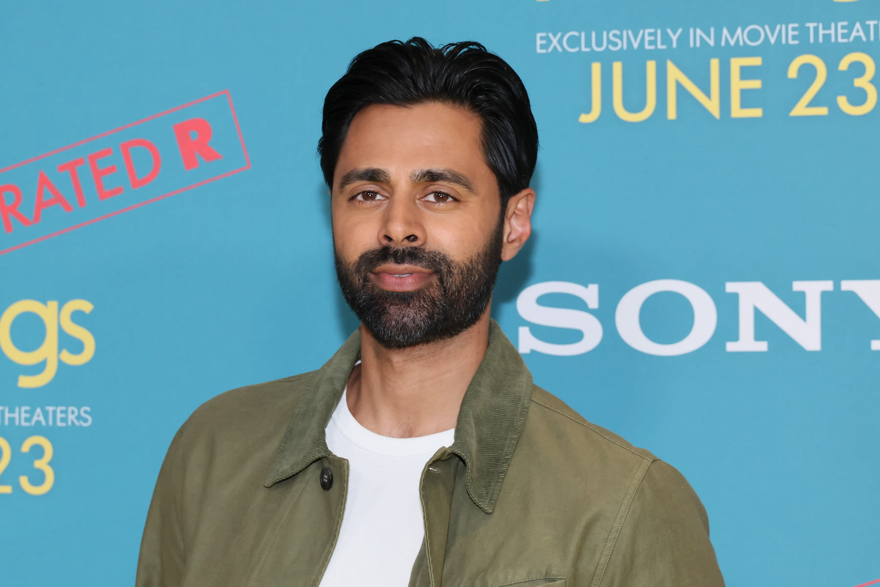 Hasan Minhaj Jokes His Fact-Checking Scandal Brought Jon Stewart Back to ‘Daily Show:’ ‘I Saved a Dying Institution’