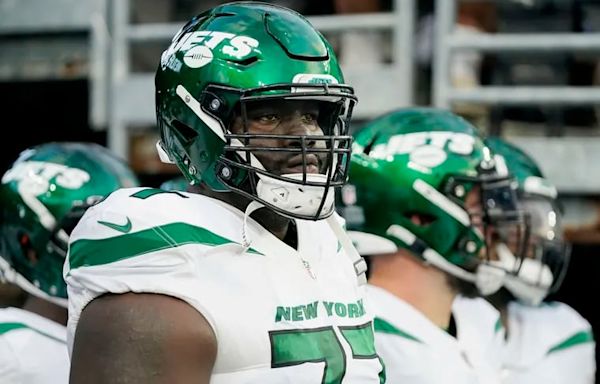 Mekhi Becton, once resistant to move on from left tackle, is embracing a versatile role with Eagles