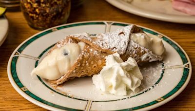 Los cannoli: el postre italiano que roba la mirada del mundo por ser el favorito de Tony Soprano en la serie ‘Los Soprano’