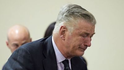 Tir mortel d’Alec Baldwin : Le procès de l’acteur pour homicide involontaire annulé pour vice de procédure