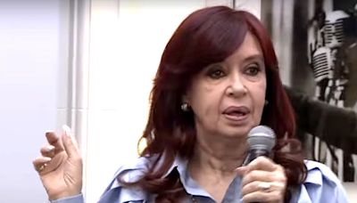 Cristina Kirchner volvió a criticar a Milei y lanzó una comparación con la dictadura: "Estos niveles de 'me importa un pito' no son inéditos"