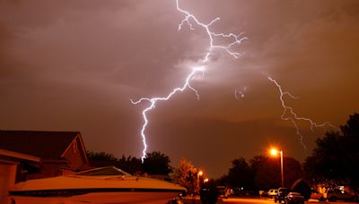 Hard-hit heartland at risk of more severe weather this week as recovery operations continue