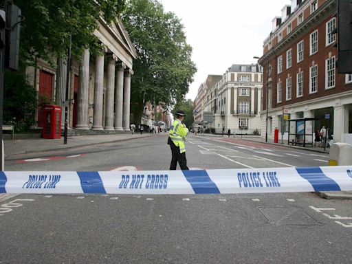 Cinco hospitalizados tras un ataque con una espada en el este de Londres