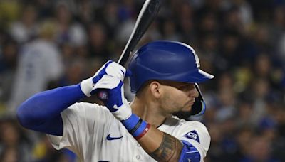 Dodgers stay hot in zero-strikeout win over Diamondbacks