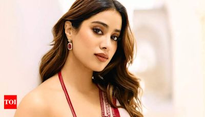 Janhvi Kapoor reacts with a hilarious comeback after a fan asks her out on a date for a ‘cool story’: ‘Axe murderer?’ | Hindi Movie News - Times of India