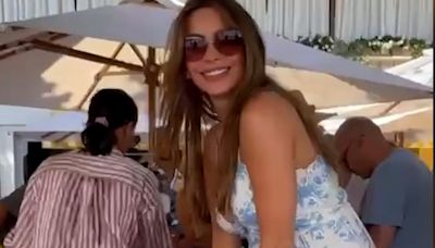 Sofía Vergara presume de cicatriz con un sensual baile en sus vacaciones por Italia - MarcaTV