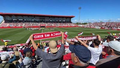 Sevillismo desde primera hora: el Jesús Navas, lleno para el Sevilla Atlético horas antes del derbi