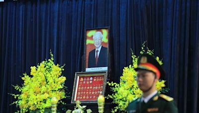 Mourners gather in Vietnam for leader's funeral