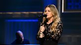 Kelly Clarkson Takes Over ‘Fallon’ to Perform ‘Lighthouse,’ Play Backward Songs Game