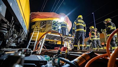 Cuatro muertos y 27 heridos en un choque de trenes en República Checa