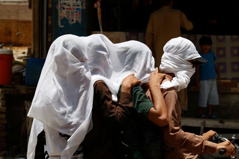 Pakistan temperatures cross 52 C in heatwave