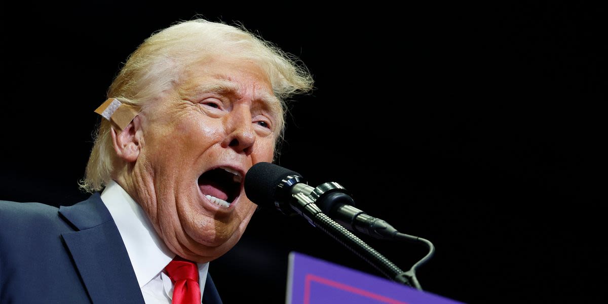 Critics Suspect Trump Is 'S**tting His Pants' After Overnight Biden Meltdown