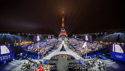 Cerimônia de abertura dos Jogos Olímpicos de Paris tem pira olímpica em balão ao som de Céline Dion