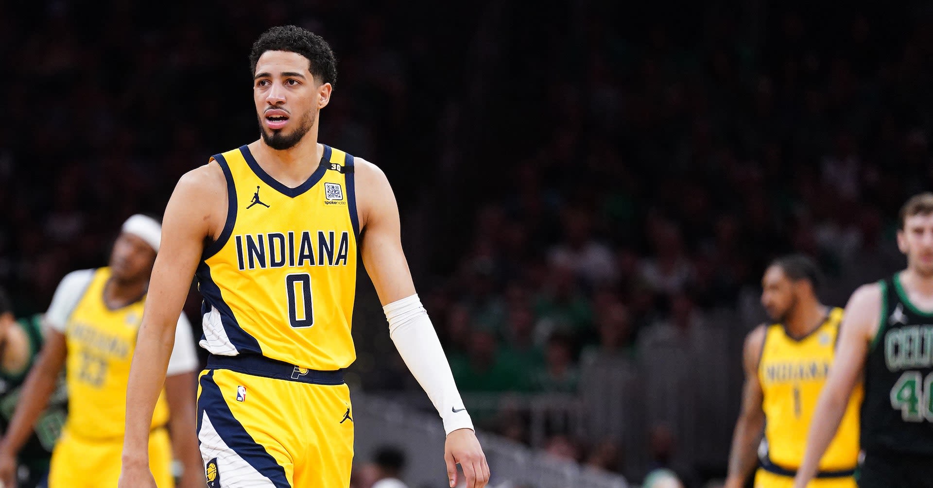 Pacers G Tyrese Haliburton (hamstring) exits Game 2