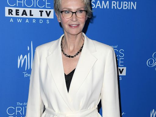 2024 Emmys: Jane Lynch Predicts What Glee Would Look Like Today - E! Online