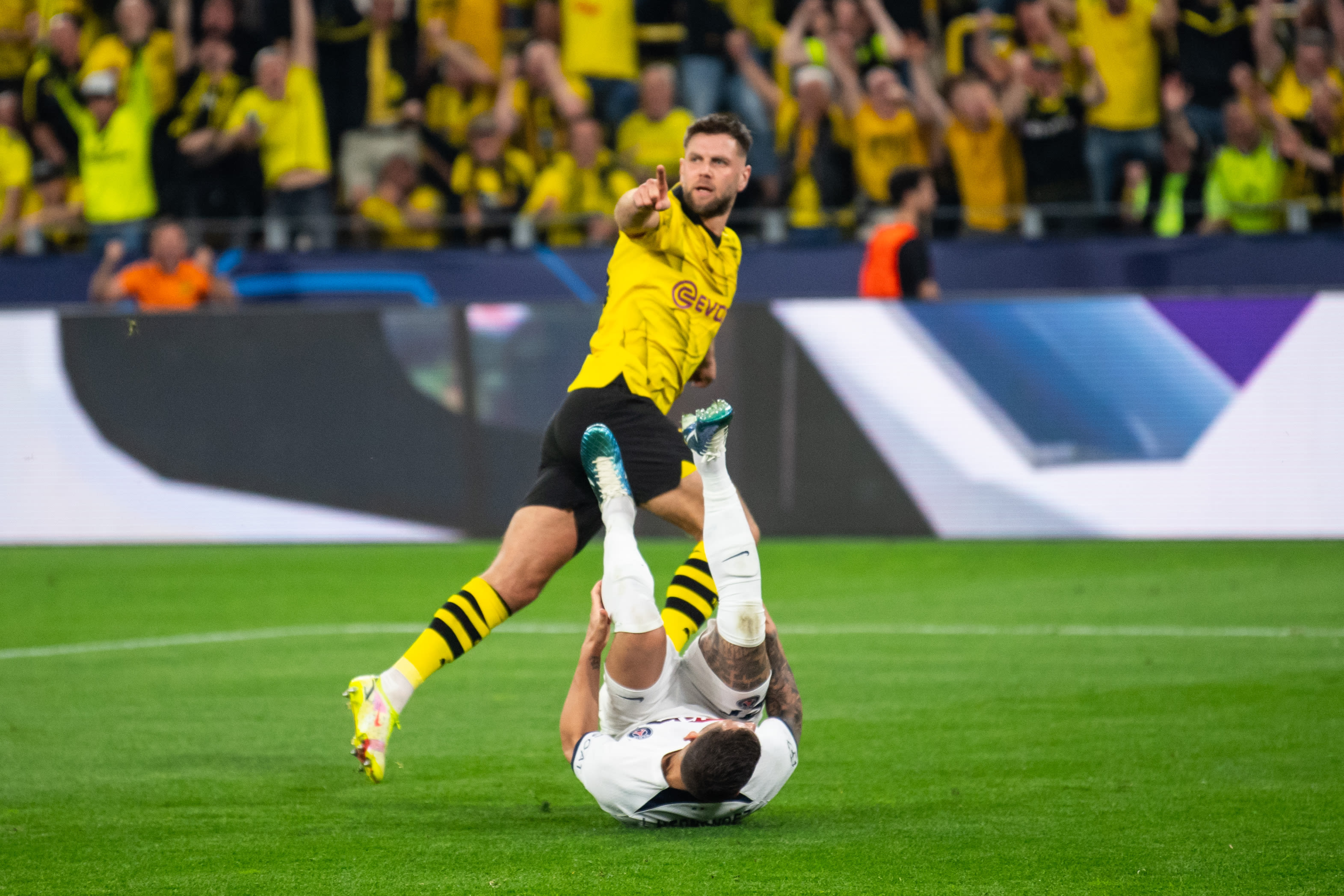 Champions League semifinals: Borussia Dortmund tops PSG in first leg, both teams rue missed chances
