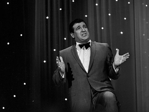 Shecky Greene, legendary Las Vegas standup comedian who worked with Sinatra and Elvis, dies at 97