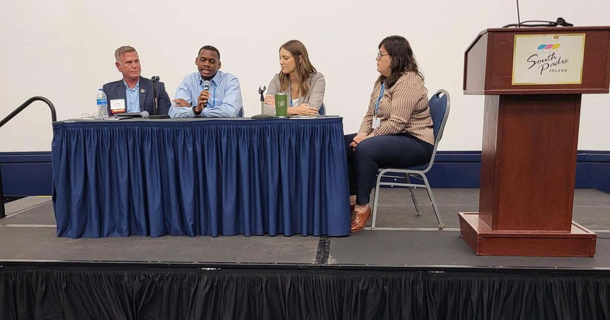 Marshall City Manager Terrell Smith speaks at annual conference