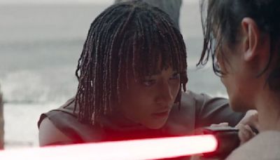 Star Wars' Pink Lightsaber Debate Explained - Does The Color Mean Anything?