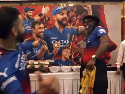 Video: Chris Gayle Visits RCB's Dressing Room, Recreates His Old Celebration With Virat Kohli