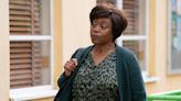 Yolande reaches out to struggling resident who is in pain in EastEnders