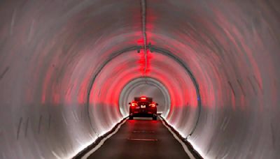 Vegas Loop tunnel reaches off-Strip resort