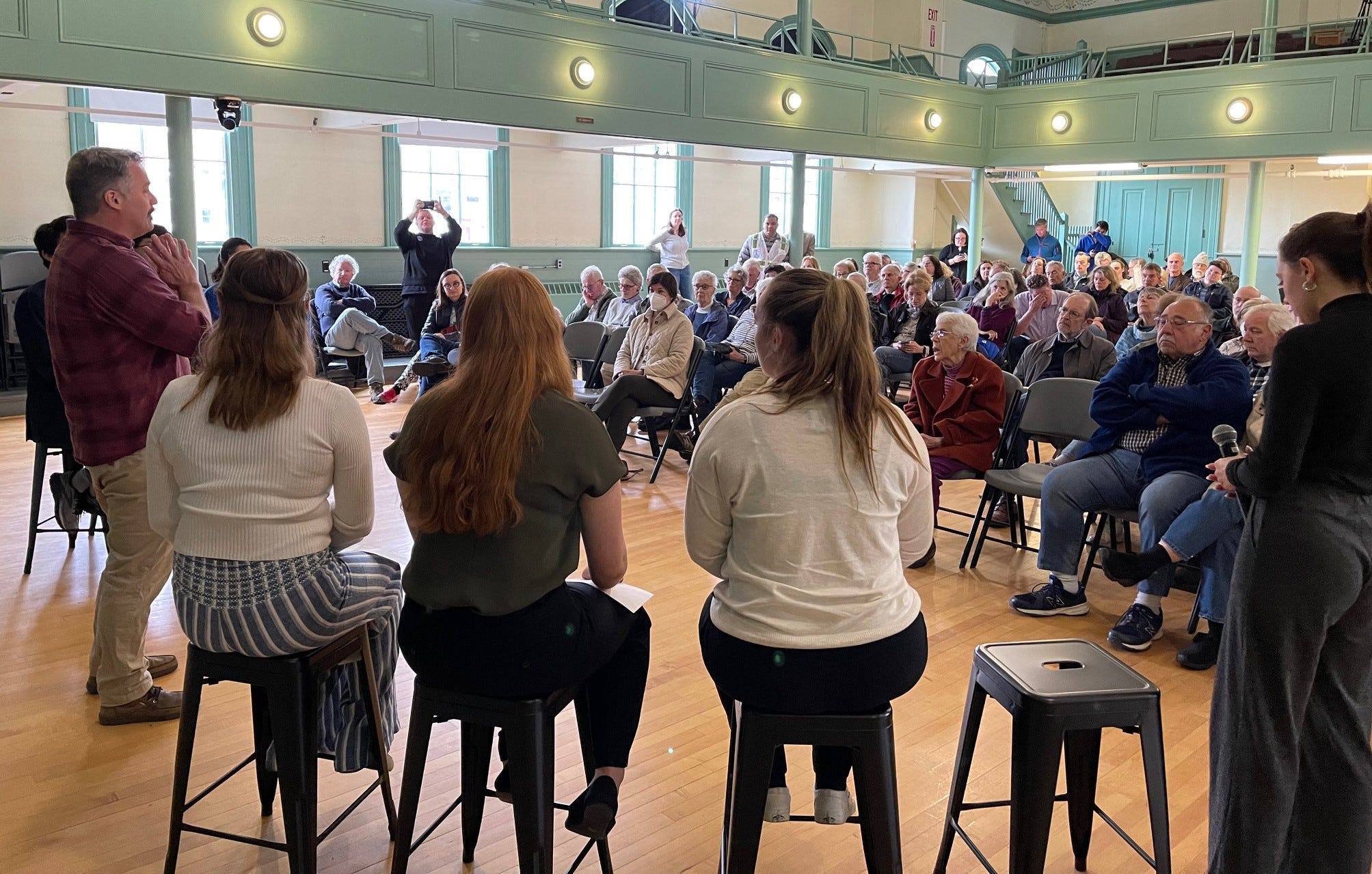 All 3 NH Democratic candidates for governor address top issues with students in Exeter