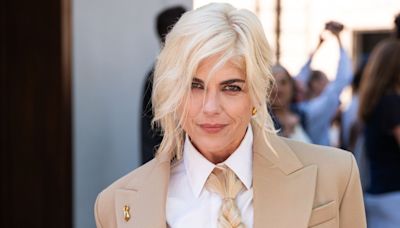 Selma Blair Just Redefined The Hair Tie, And We’re Obsessed
