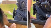 Un policía de EEUU fue despedido por aparecer en un video de Onlyfans con su uniforme