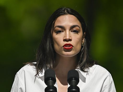 Alexandria Ocasio-Cortez rips Democrat's "shameful" post on Bernie Sanders