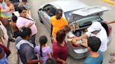 ONG lleva comida a caravana migrante que marcha en malas condiciones por México - El Diario NY