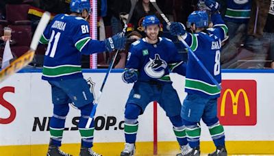 Lindholm comes up big in Game 1 after slow start with Canucks